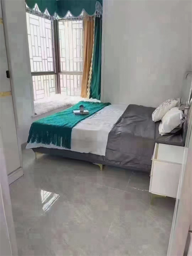 龙华清湖御园小产权房卧室