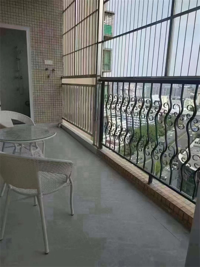 龙华清湖御园小产权房阳台